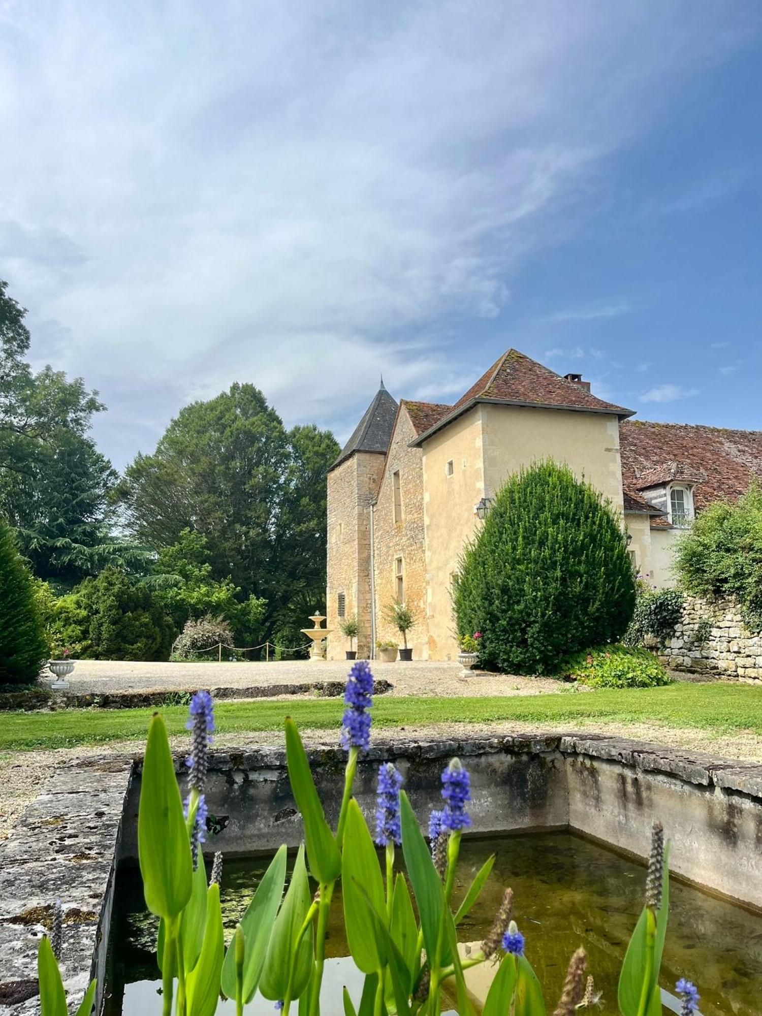 O2 Tours Ourouer-les-Bourdelins Exterior foto