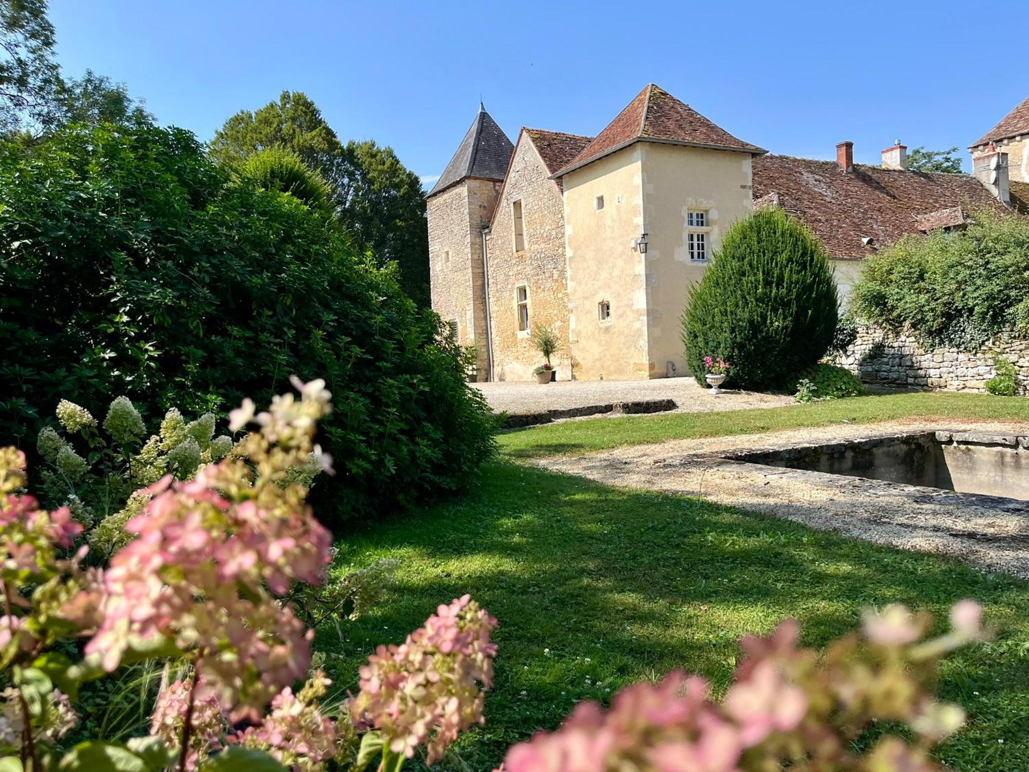 O2 Tours Ourouer-les-Bourdelins Exterior foto