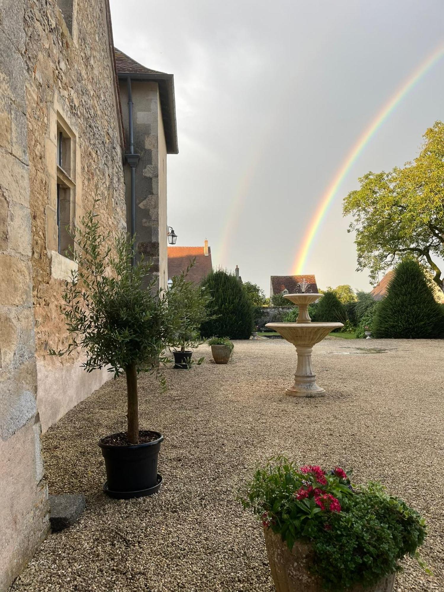 O2 Tours Ourouer-les-Bourdelins Exterior foto